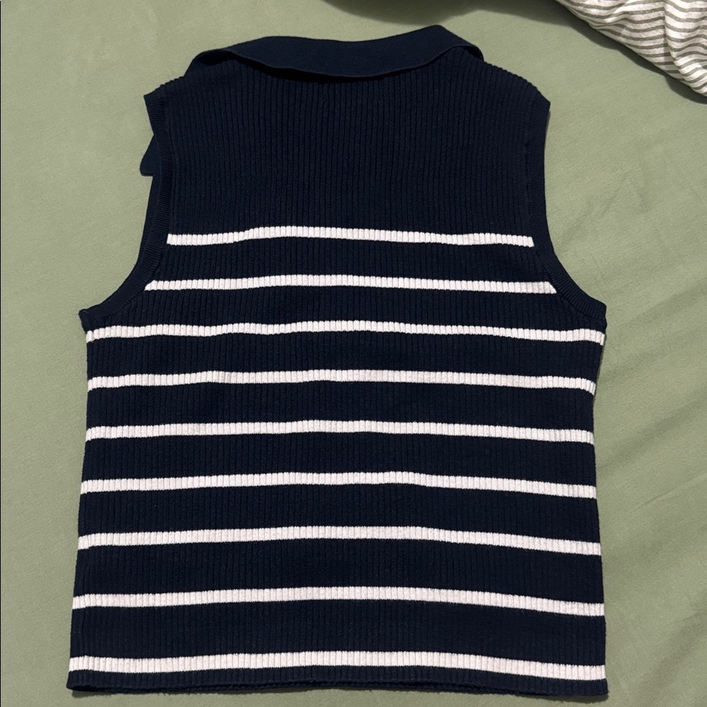 Old Navy Ribbed Polo Top - Picture 2 of 3